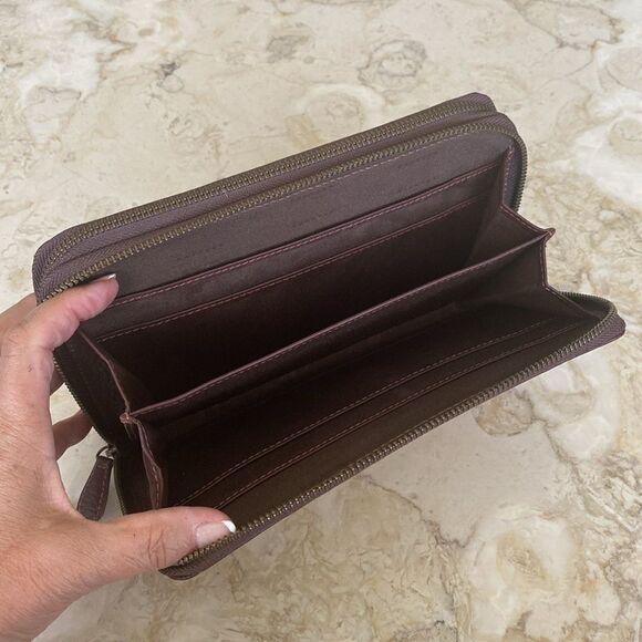 SKAP Leather Zippered Travel Wallet Large Unisex - Picture 13 of 14